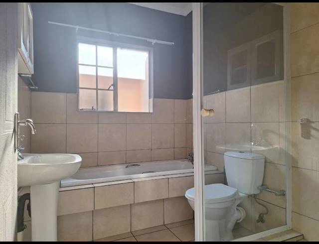 2 BEDROOM PROPERTY TO RENT IN SONNEVELD